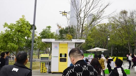 KFC and Meituan drone cooperation: big luck today "airdrop chicken"